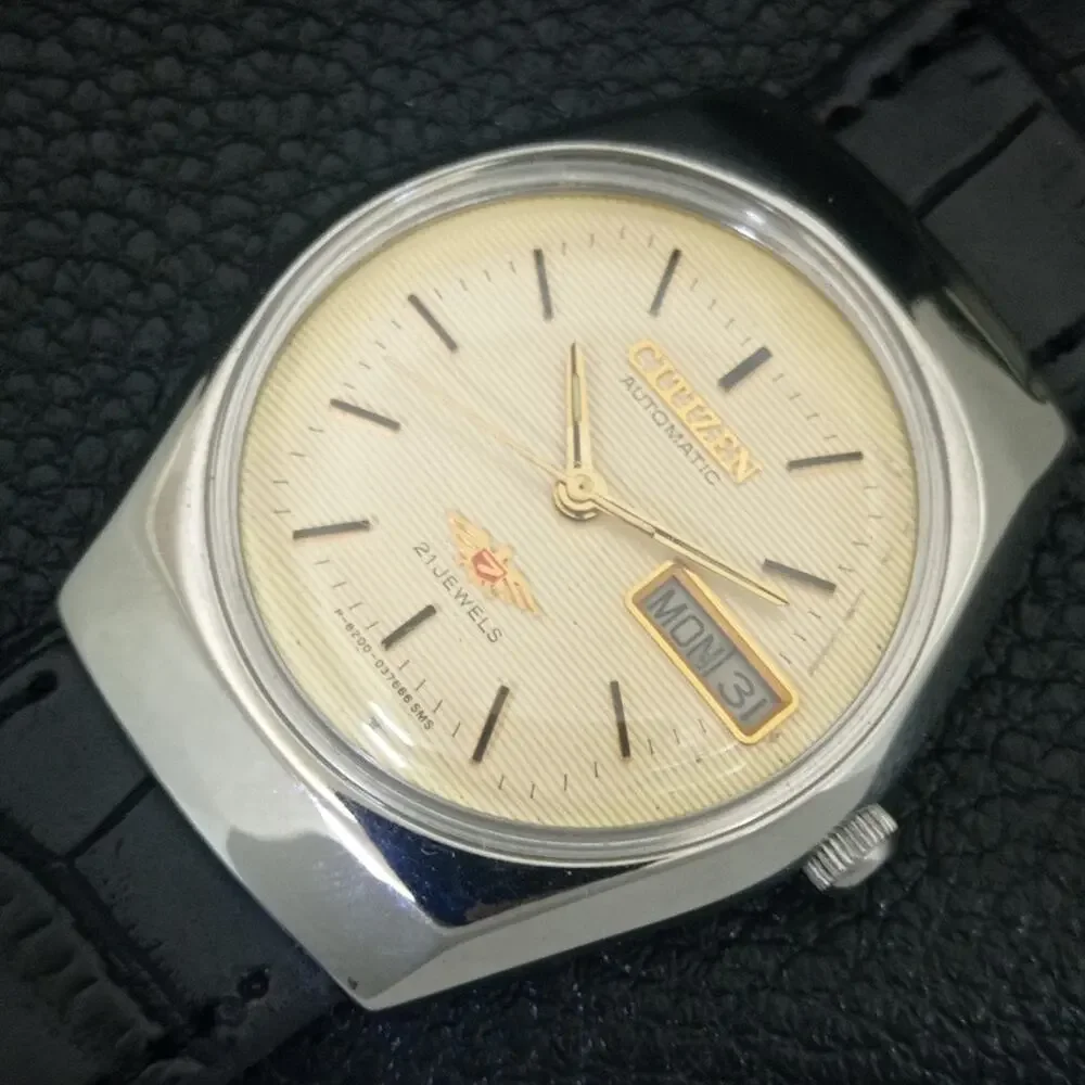 Vintage 1980 Citizen Automatic Mens Silver Watch W/daydate & Gold accents